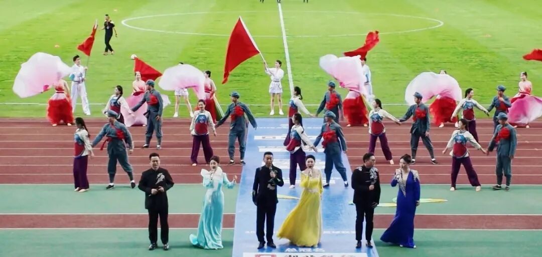 红色歌曲《八月桂花遍地开》.jpg
